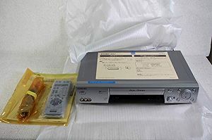 【中古】(非常に良い)SONY VHSビデオデッキ SLV-NR300 リモコン付き|COCOHOUSE