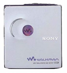 【中古】SONY ソニー MZ-E707-S しろがね色 携帯型MD電気蓄音機 MDLP相応う （MD生まれ変わり専用機／MDウォークマン）