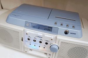 中古 いラインアップ 非常に良い ビクター Victor CD 高速 RC-Z1MD MDLPラジカセ 長時間録音 税込 カラーイルミネーション