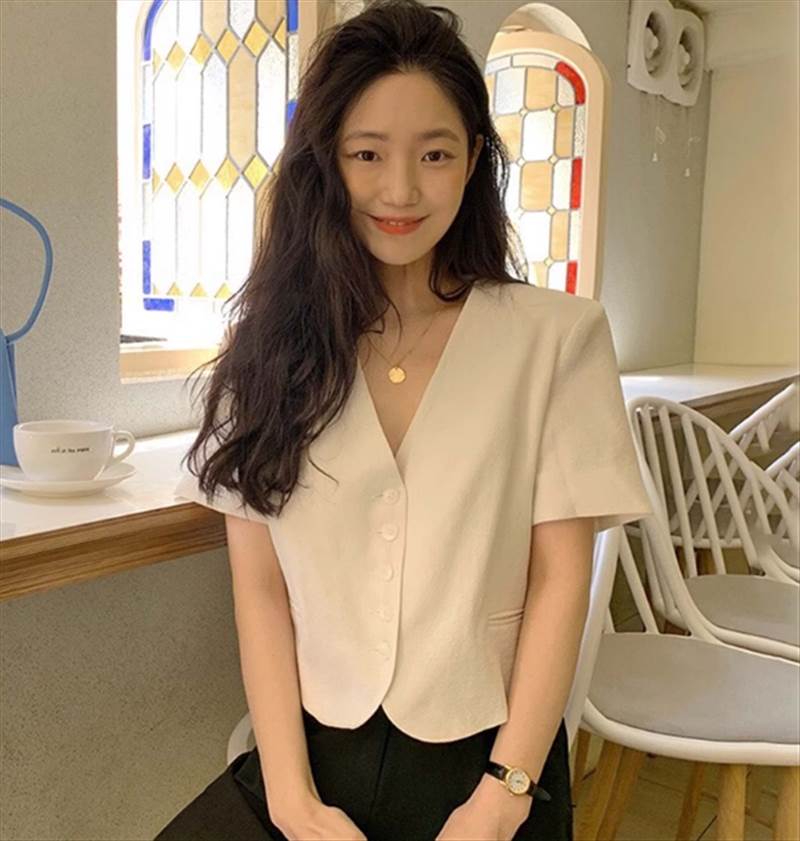 上 大人 カジュアル シンプル きれいめ 大人可愛い 前開き ポケット 襟なし Vネック 半袖 ショート丈 上着