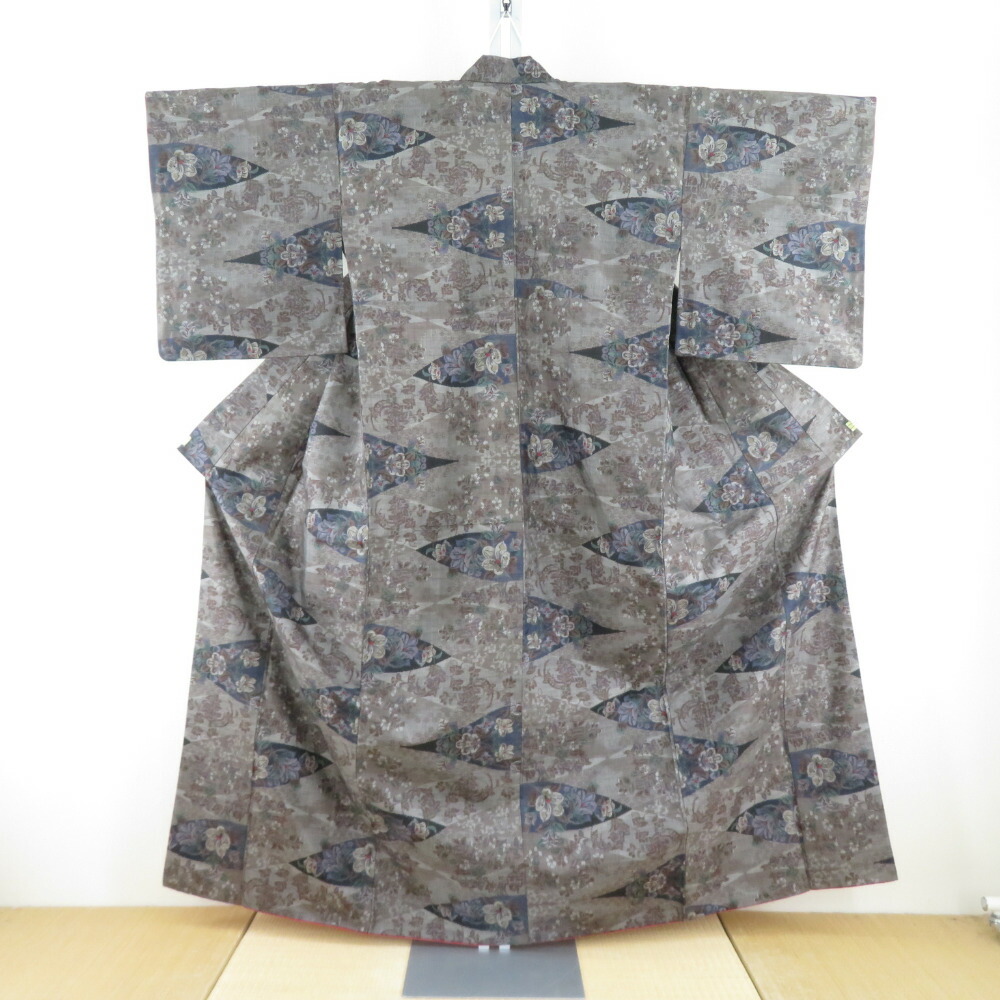 紬 着物 大島紬 カタス式 重ね菱に花に花模様 茶色ｘ紺色ｘ緑色 正絹 袷 バチ衿 カジュアル 仕立て上がり着物 身丈159cm 【キモノオフ野々市若松店】 楽天市場】紬 着物 大島紬 カタス式 重ね菱に花に花模様 茶色x紺色x