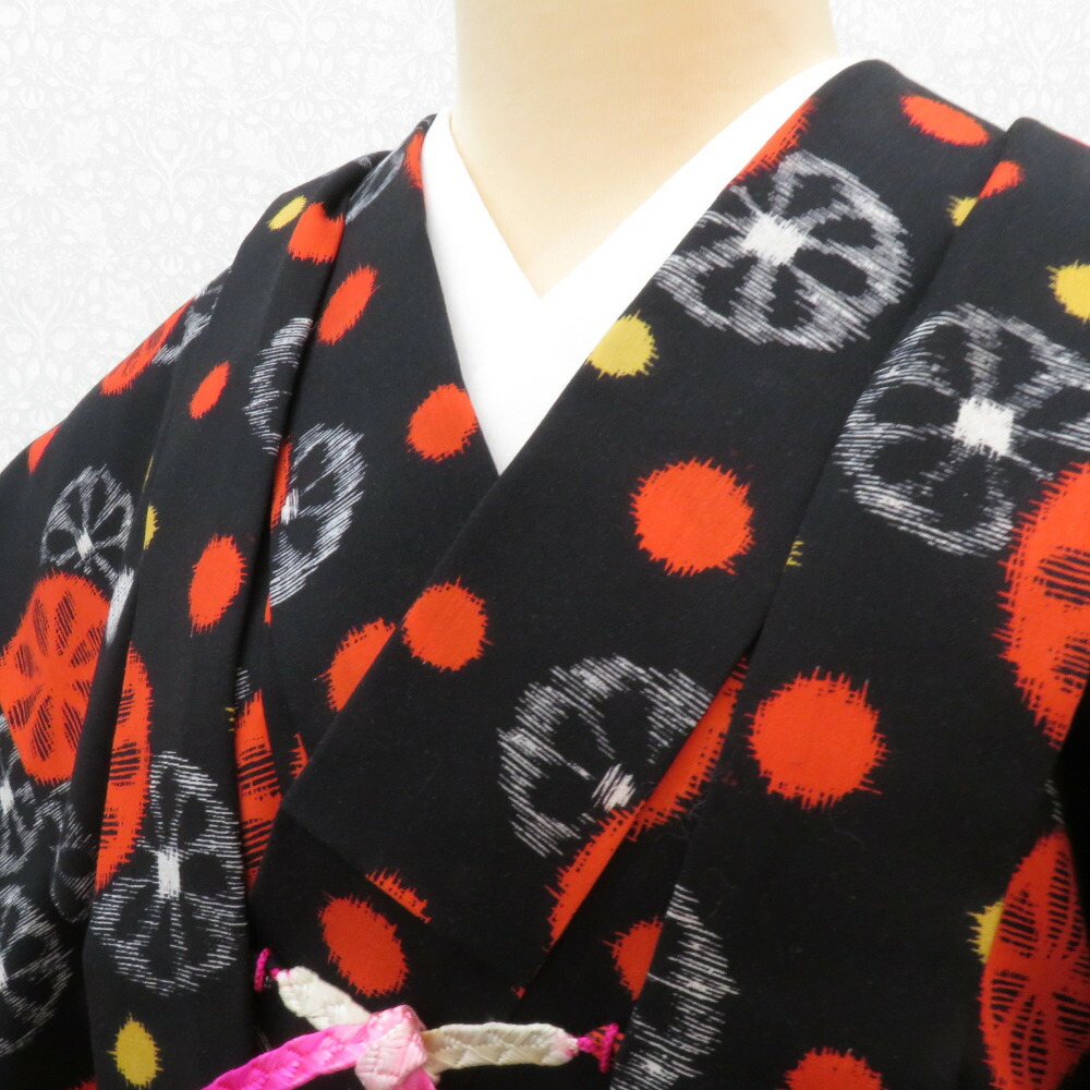 ウール着物 単衣 女性用ウールアンサンブル2点セット 羽織＆着物 黒地 花 ドット 絣調 黒×朱×カラシ色 水玉 バチ衿 カジュアル 普段使い 身丈158.8cm【中古】