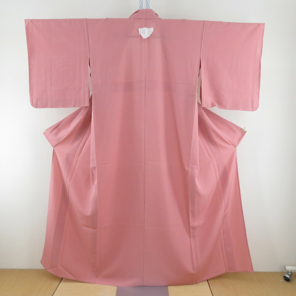 夏着物 色無地 ピンク 絽 広衿 正絹 一つ紋入り 蔦紋 夏用 仕立て上がり 身丈157cm【中古】