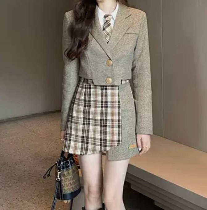 【送料無料】レディース セットアップ ジャケット スカート 2点セット 制服風 ショート丈 アシンメトリー ミニスカート 大人可愛い ママコーデ ママファッション 韓国 オルチャンファッション 人気 トレンド 新作 20代 30代 40代 きれいめ レトロ シンプル お出かけ デート