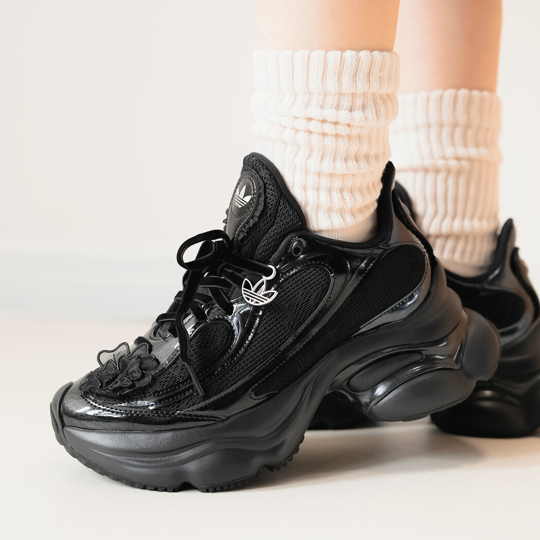 【お買い物マラソン限定クーポン配布中!!】adidas アディダス OZVENUZ オズヴィーナス スニーカー CORE BLACK ( ブラック 黒 厚底 レディース 韓国 Y2K 花 ブーケ かわいい HQ2677 ) 16,245円