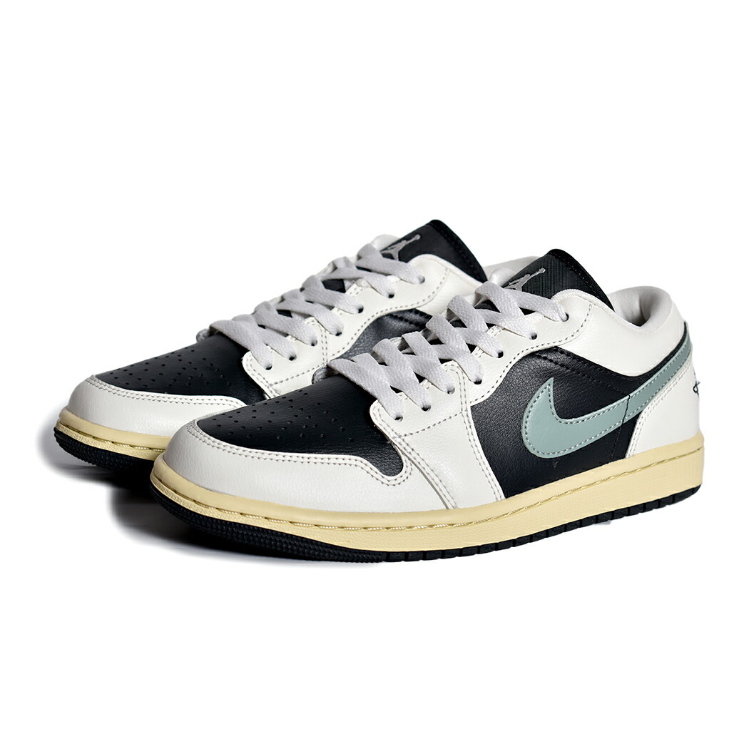 NIKE WMNS AIR JORDAN 1 LOW \