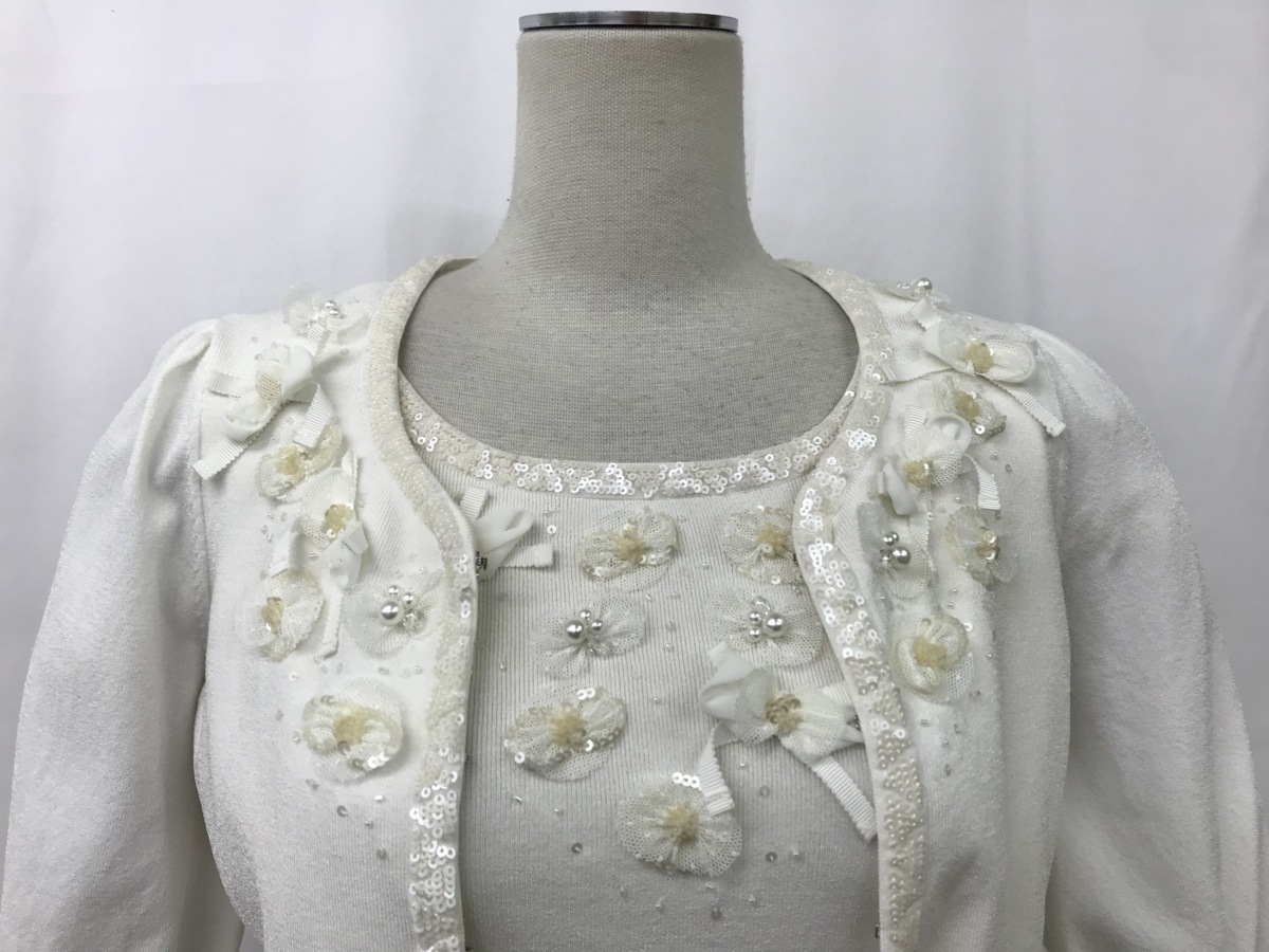 美品 トゥービーシック To Be Chic 可憐飾付差し添え アンサンブルニット レディース Size2 オフ白素姓 7ln4229 中古 美品 トゥービーシック To Be Chic かわいい装飾付き アンサンブルニット レディース Size2 オフホワイト系 Damienrice Com