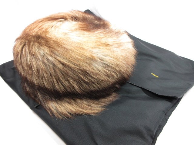 新品同様 フェンディ FF柄 フォックスファー 新品同様 フェンディ FF柄 フォックスファー