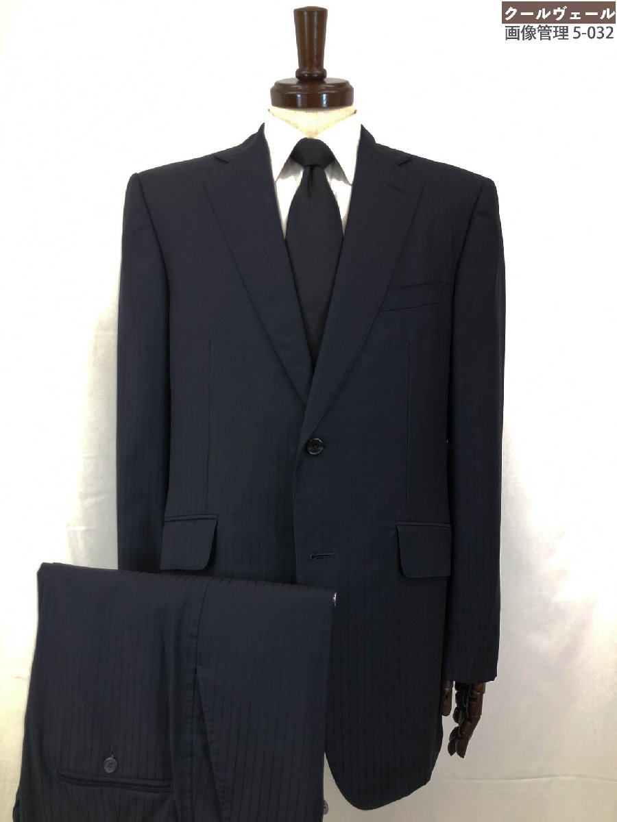 美品 ダンヒル dunhill 英国製 オーダー 3ピース スーツ 濃紺 M相当 ダンヒルの新作3ピーススーツは「ココ」が断然お洒落なんです