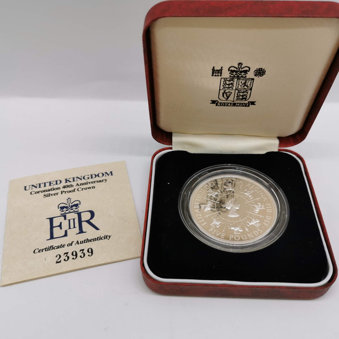 United Kingdom イギリス 5ポンド プルーフ銀貨 1993年 『エリザベス女王戴冠40周年記念』 収納ケース入り
