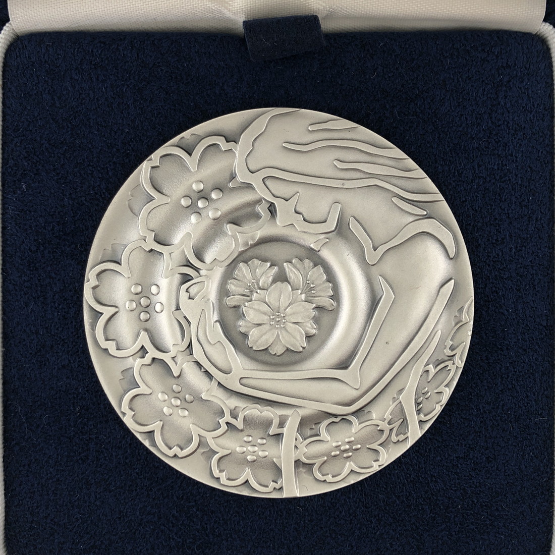 楽天市場】平成30年 桜の通り抜け記念 純銀メダル『大提灯』 造幣局