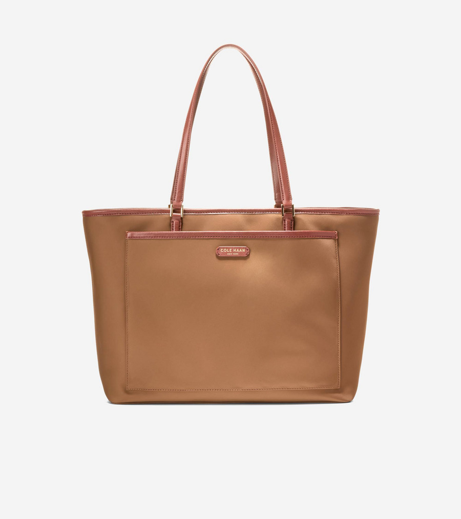 コールハーン Colehaan アウトレット ウィメンズ アウトレット バッグ & アクセサリー バッグ ザ エリーゼ ナイロン トート womens. U08580 ニューキャラメル|コールハーン 店