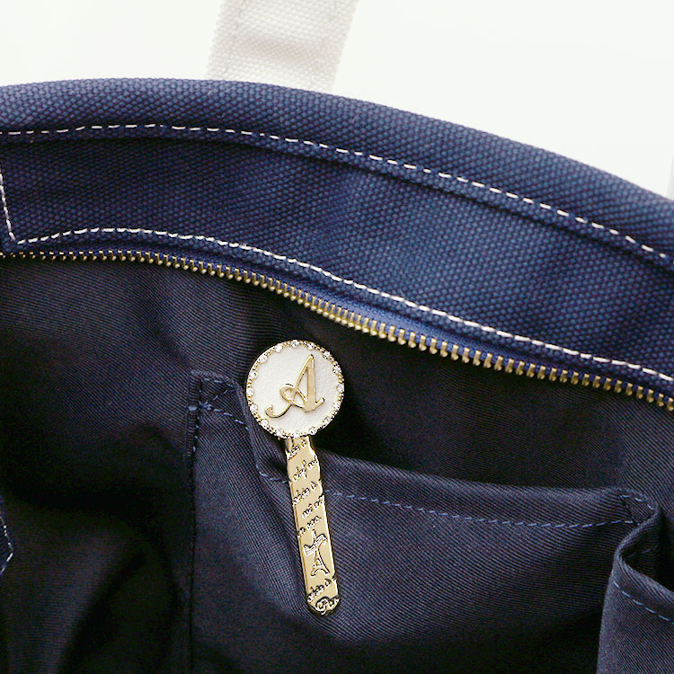 楽天市場 2 000円ポッキリ すぐ見つかるキーホルダー イニシャル バッグ バック キークリップ バッグキークリップ バッグチャーム チャーム バックキークリップ キーリング レディース 女性 プレゼント かわいい 可愛い おしゃれ 紛失防止 キーホルダー 鍵 キーチャーム