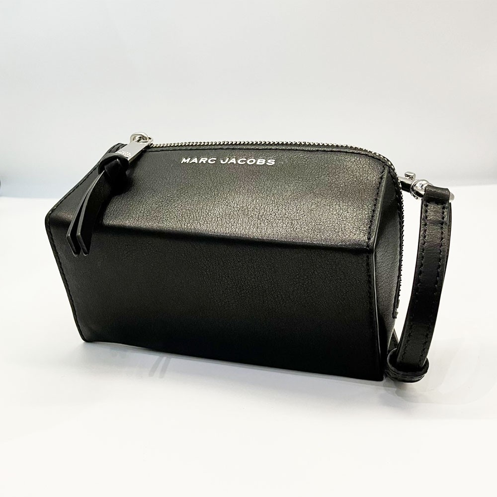 マークジェイコブス バッグ ザ ウェッジ フォーン クロスボディ 斜め掛け MARC JACOBS 黒 ブラック レザー 中古｜コレクション神戸byブランドリッツ