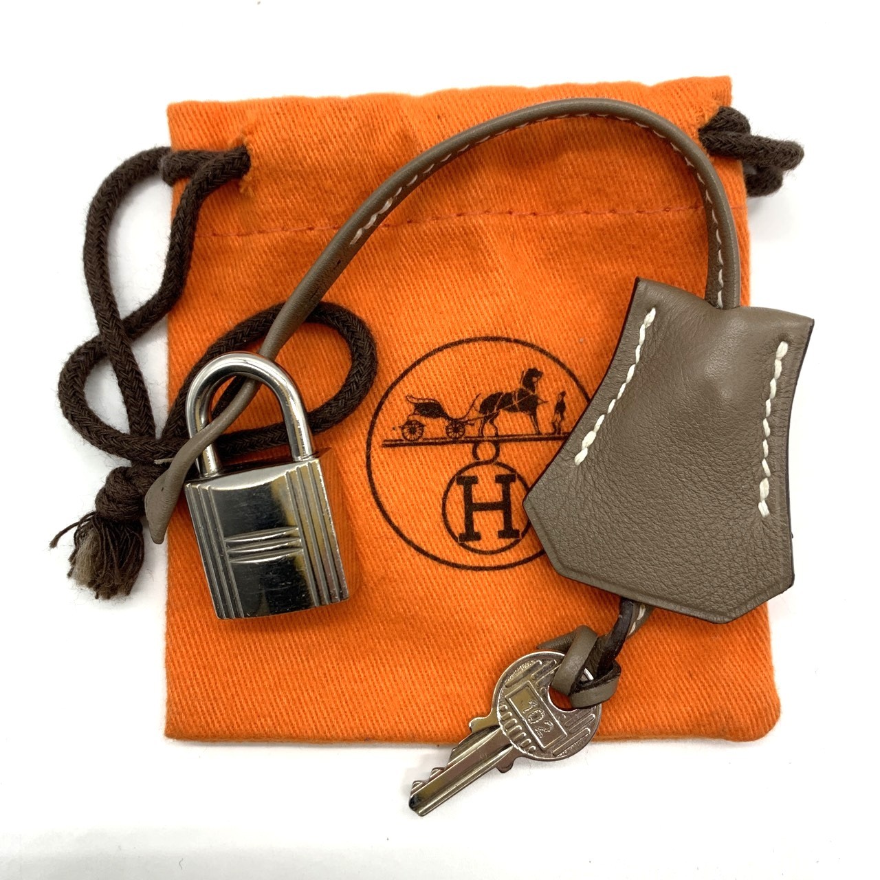 極上品 エルメス クロシェット チャーム カデナ レザー 極上品 エルメス クロシェット チャーム カデナ レザー