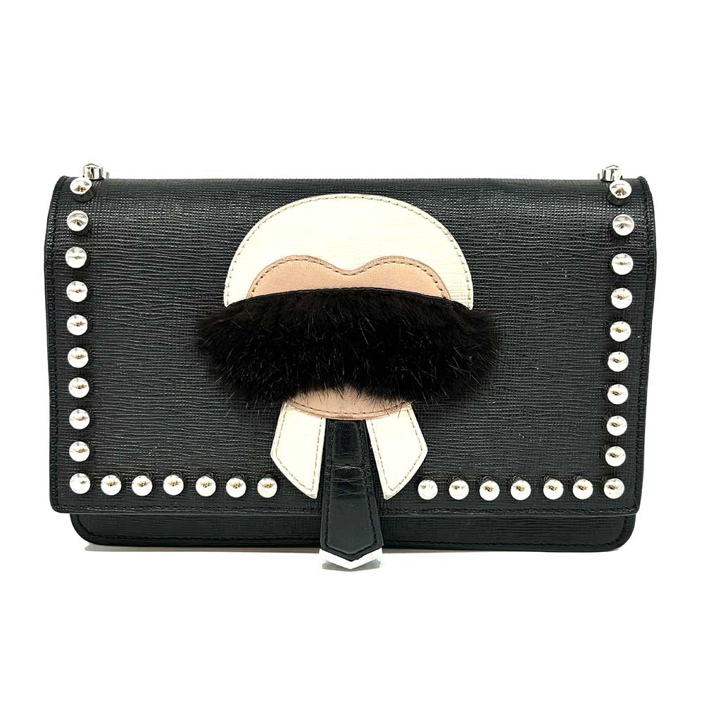 フェンディ カーリト チェーンウォレット 黒いこと なめし革 8M0346 FENDI AB序列付ける 中古 六甲道店