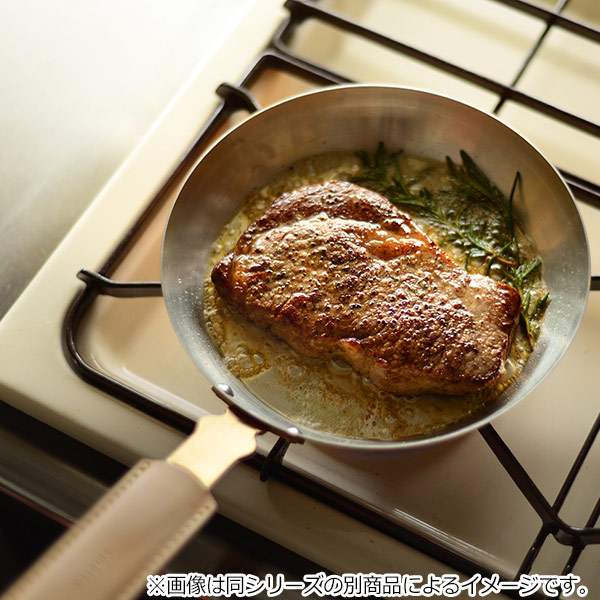 錫メッキなし 日本製 ガス火専用 浅型フライパン ふわふわのパンケーキやオムレツが作れる Frypan Ameiro cm 日本製 キッチン用品 食器 調理器具 送料無料 フライパン 銅製 銅フライパン 銅製フライパン 浅型フライパン センチ 銅のフライパン 銅鍋 アメイロ
