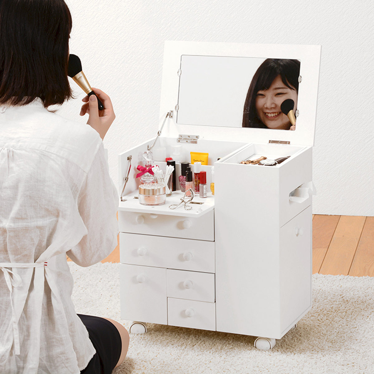 ドレッサー コンパクト キャスター付き コスメワゴン （ 大容量 引き出し コスメ 小物 収納 鏡台 テーブル コスメテーブル メイク台 化粧台 鏡 メイク収納 鏡付き 白 ホワイト 完成品 ティッシュ入れ 小物収納 ）【3980円以上送料無料】｜お弁当グッズのカラフルボックス