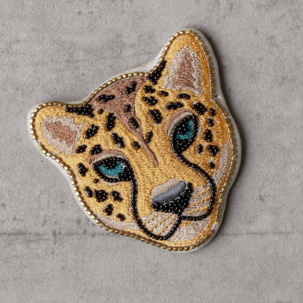手鏡 レオパード 刺繍 コンパクト ヒョウ柄 （ 携帯用 ミラー