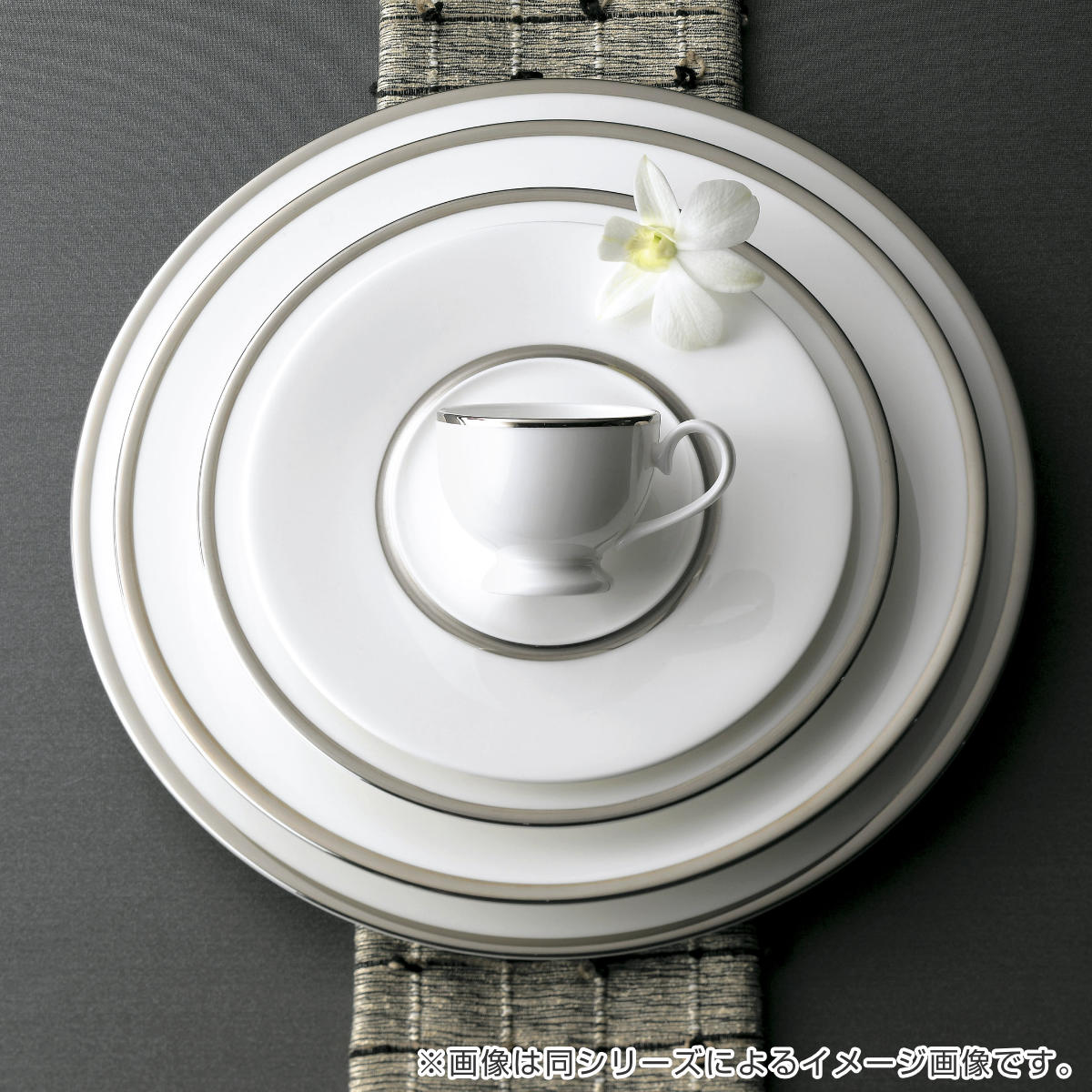 全店販売中 ティーポット 1l エチュードプラチナーレ ボーンチャイナ 日本製 送料無料 ポット 紅茶ポット 急須 ティーサーバー ティーウェア 紅茶 おしゃれ 上品 白 ティータイム 1oficioverde Com Br