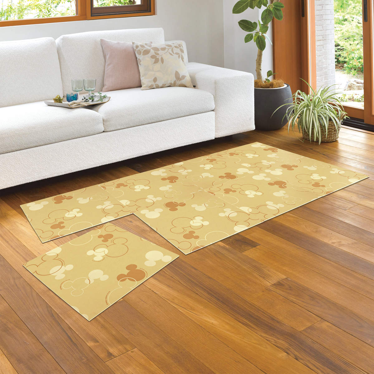 タイルマット 45 45cm ミッキーマウス モノ 4枚入 吸着マット 吸着タイルマット ジョイントマット 置くだけ ズレない 2mm 薄い 洗える 清潔 子ども ペット お年寄り 安全 簡単 ミッキー 3980円以上送料無料 Korkmazmauritius Com