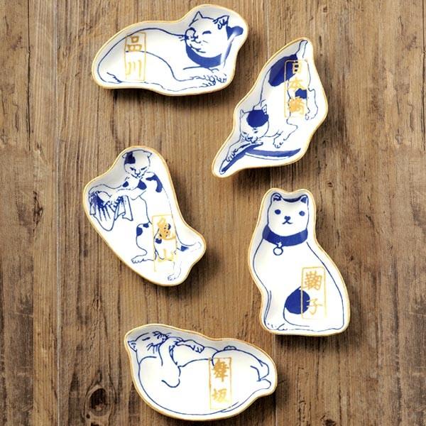 骨董　古陶　絵瀬戸　古瀬戸　希少　ブチ猫　眠り猫 図案　豆皿　手塩皿　小皿５客 瀬戸焼 染猫いろいろ 8cm皿 猫の豆皿 染付で描いたいろんな