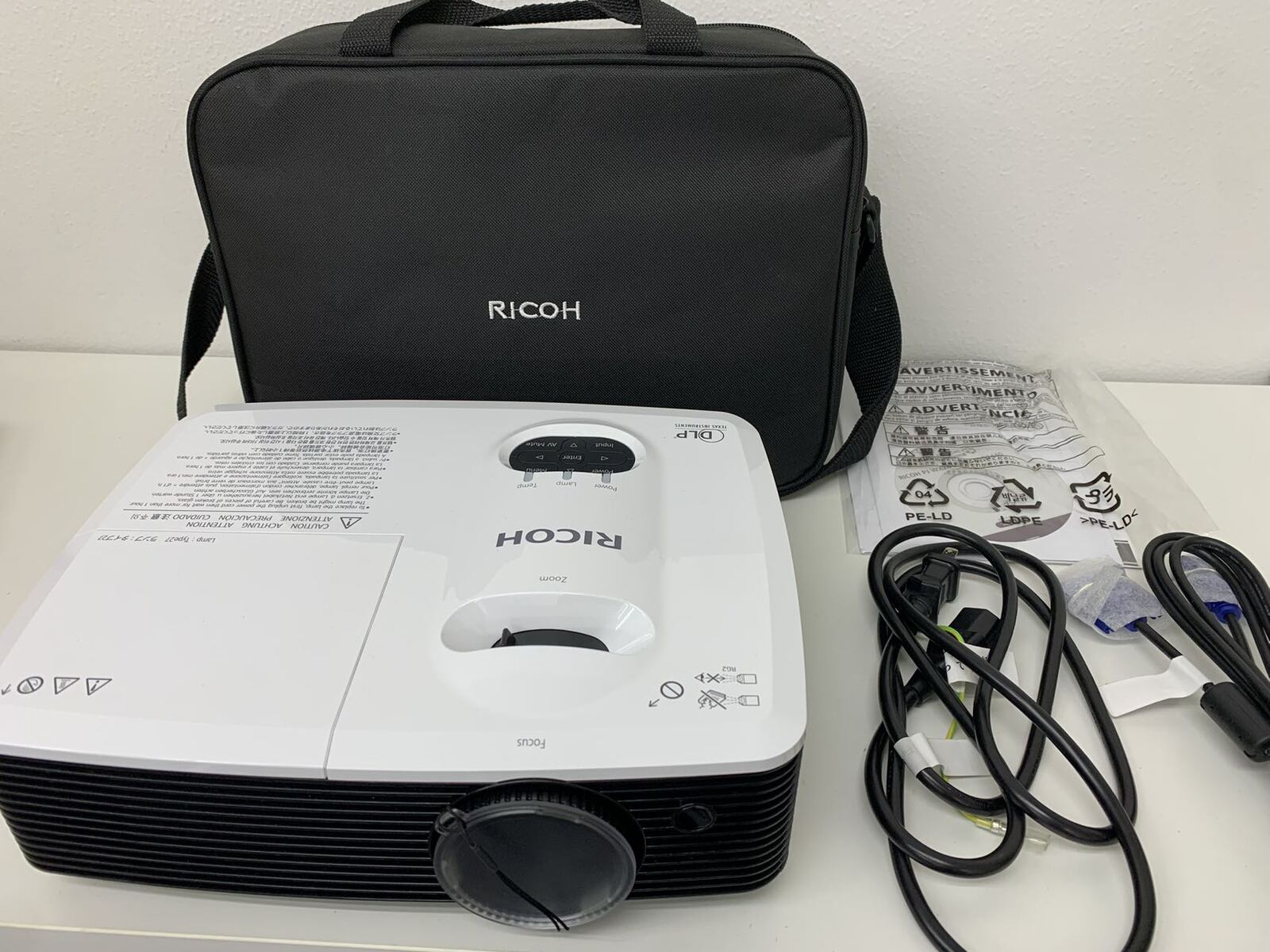 RICOH DLPプロジェクター 本体　wxc-1110 RICOH PJ WXC1110 小型短焦点プロジェクターレンタル