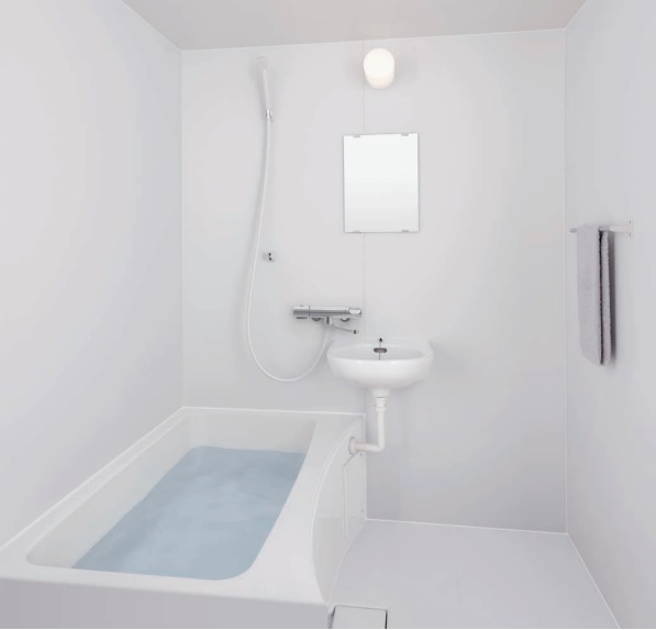 LIXIL集合住宅用ユニットバスルーム　BLW1014サイズ　全面ホワイト壁の基本仕様　定価￥660000-　その他サイズも選択可能　メーカー便につき代引き不可　離島は港止めまで（先はお客様手配）