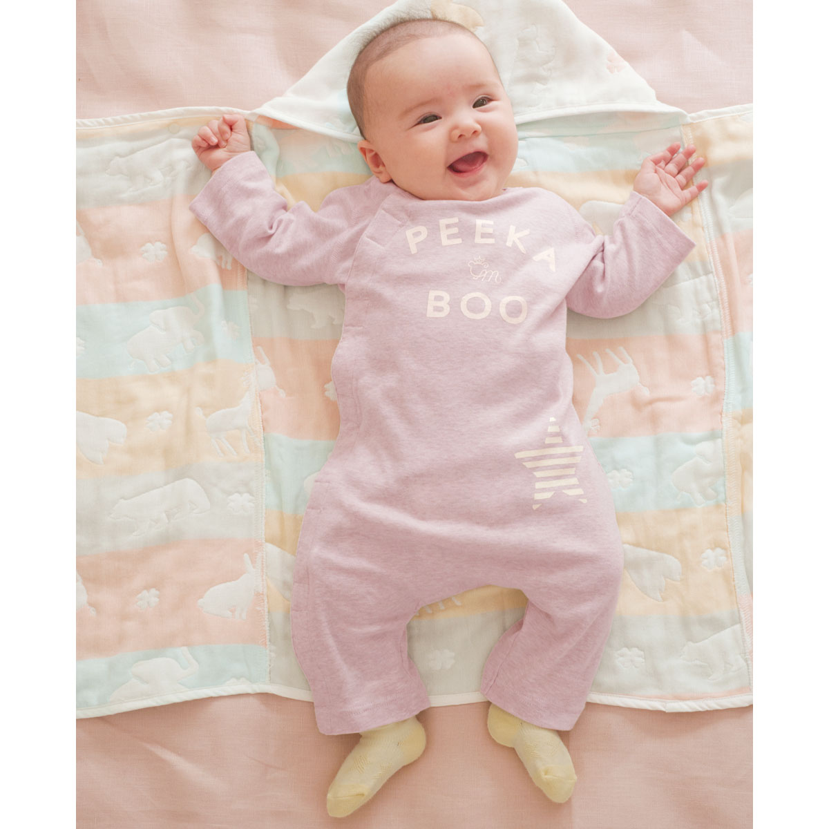 楽天市場 コンビミニ やわらか６重ガーゼフード付きタオル パステルアニマル 男の子 女の子 スリーパー 子供 赤ちゃん 新生児 おくるみ お出かけ ギフト オフホワイト バスグッズ 旅行 冬 秋冬 かわいい ガーゼ バスタオル ベビー 出産祝い ベビータオル 羽織