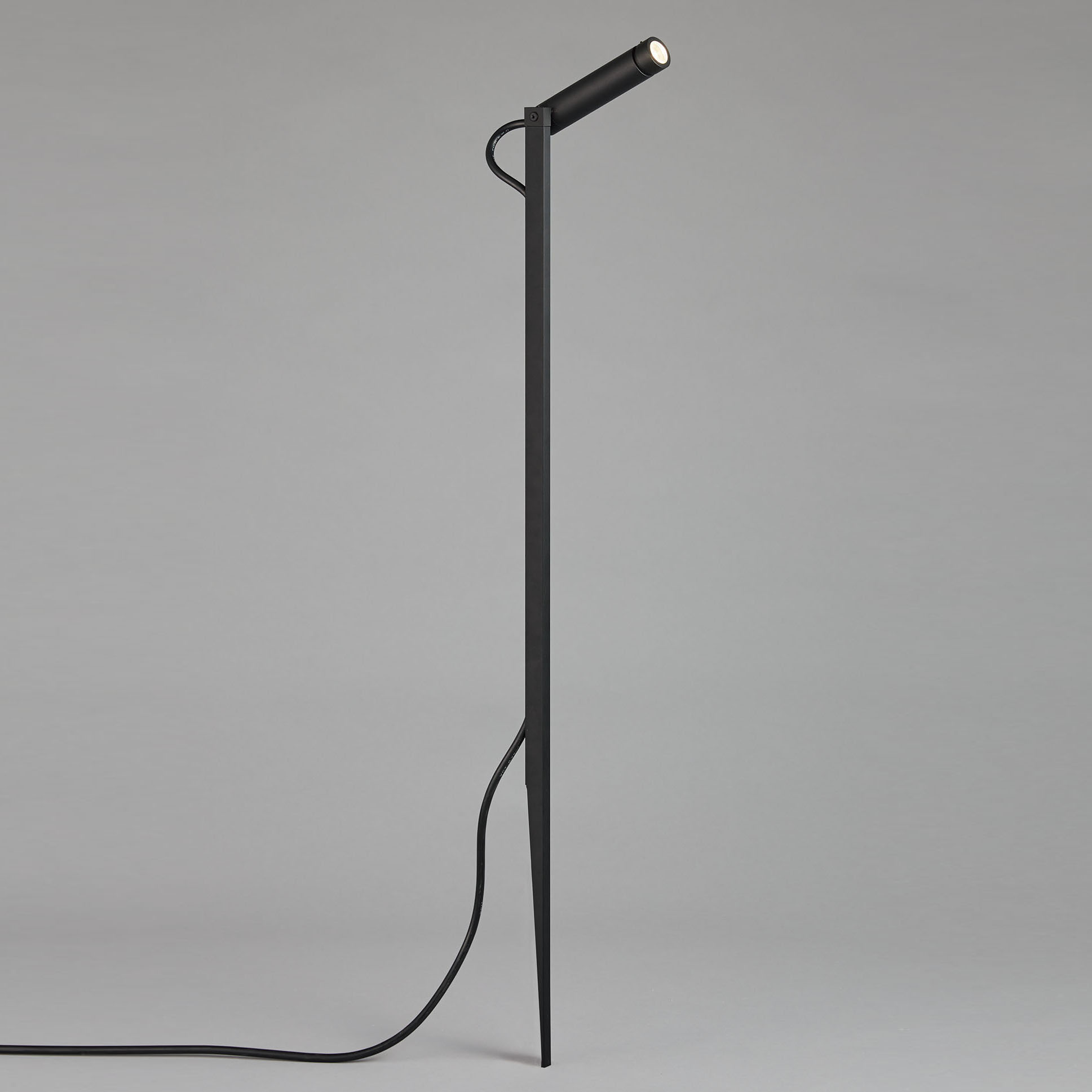 山田照明 エクステリア LEDスポットライト スパイク式 防雨 ミディアム20° ダイクロハロゲン50W相当 調光 Compact Spot 35(コンパクト・スポット) 黒色 3000K 電球色 ミディアム20°:AD-3206-Lワイド35°:AD-3207-L|照明器具のCOMFORT
