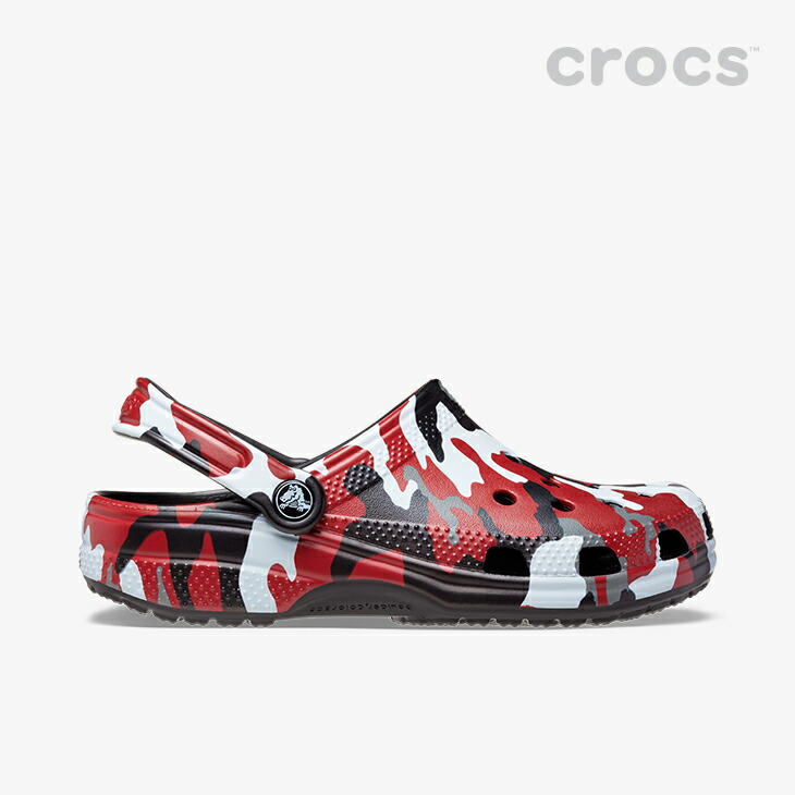 国内在庫 クロックス《ユニセックス》 クラシック プリンテッド カモ クロッグ ブラック レッド CROCS Classic Printed Camo Clog  Black Red somaticaeducar.com.br