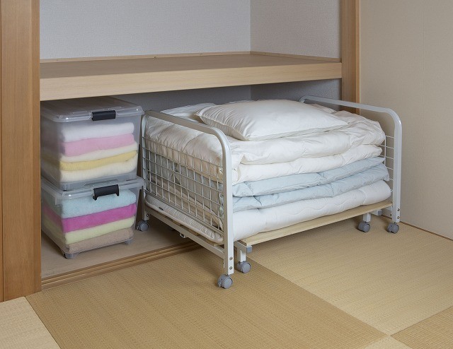 すのこ 押入れ収納 ローソファー 桐すのこ布団収納ラック 布団収納ラック 押し入れ収納 羽毛布団 伸縮 スノコ キャスター付き