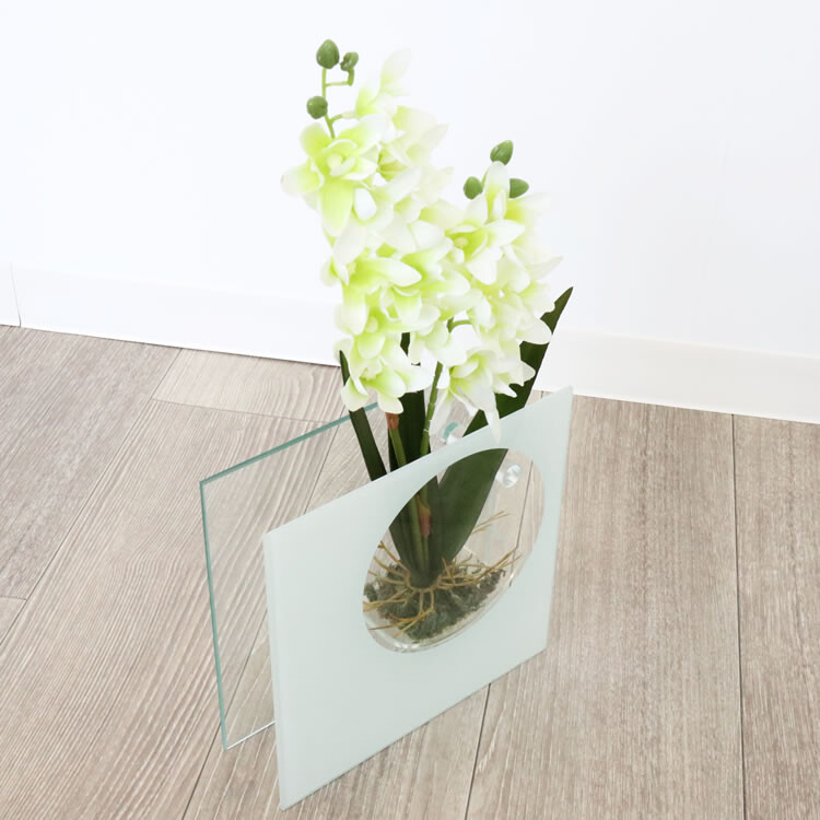 楽天市場 送料無料 モダンテイスト ガラス花瓶 グラスアート ホワイト ライトグリーン 造花付き 花器 花びん おしゃれ アンティーク ギフト 引っ越し祝い 贈り物 コミットアンド楽天市場店