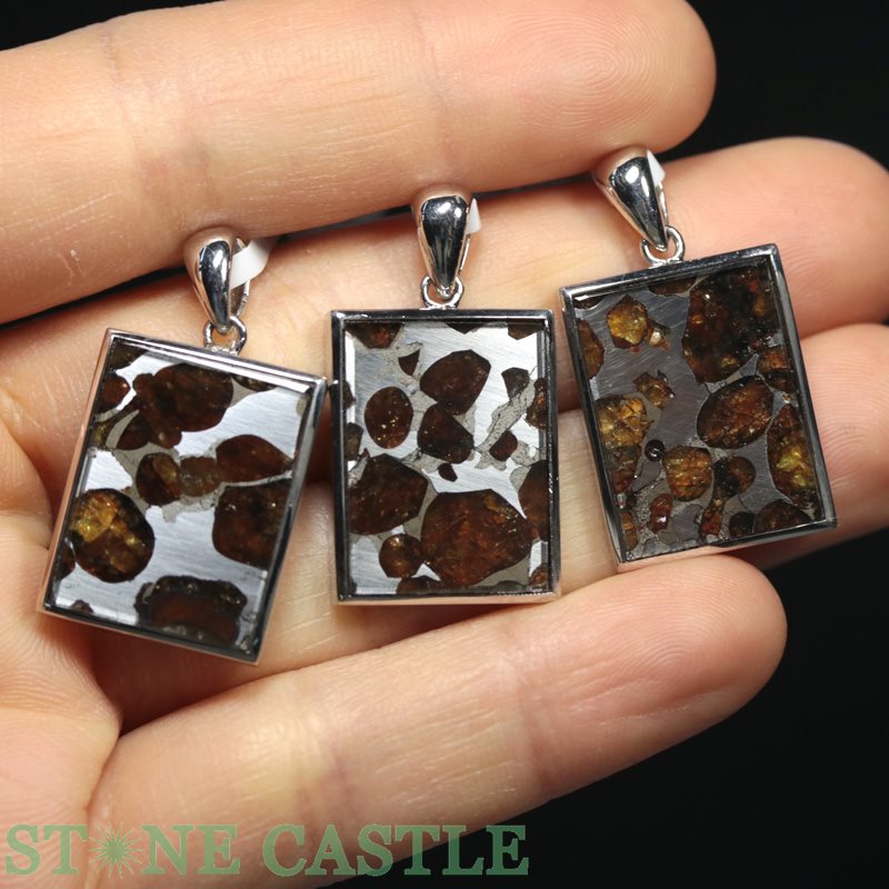 ☆高品質☆【ペンダント】ロシア産パラサイトセイムチャン隕石スクエア型タイプ2約22x17x4mm【パワーストーン天然石アクセサリーレディースメンズ】