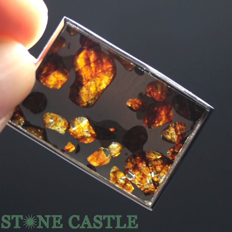☆高品質☆【ペンダント】ロシア産パラサイトセイムチャン隕石スクエア型タイプ2約22x17x4mm【パワーストーン天然石アクセサリーレディースメンズ】
