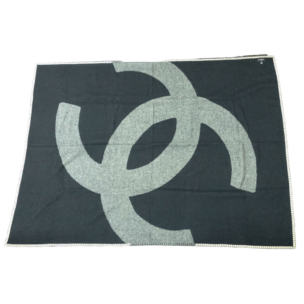 美品 CHANEL シャネル 小物 ビッグココマークロゴ 毛布 ひざ掛け ウールカシミヤブレンド リヴァーシブル 185×140糎 象牙色 メンズ レディース 【中古】
