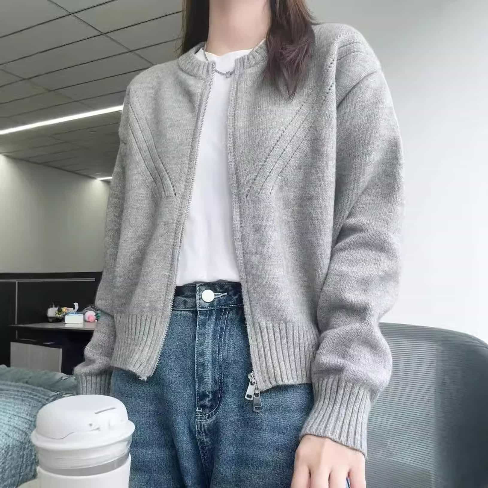 ニット カーディガン レディース ジップアップ ジャケット クルーネック 長袖 羽織り セーター 無地 カジュアル オフィス 通勤 秋 冬 春 暖かい 上品 きれいめ シンプル 体型カバー 柔らかい