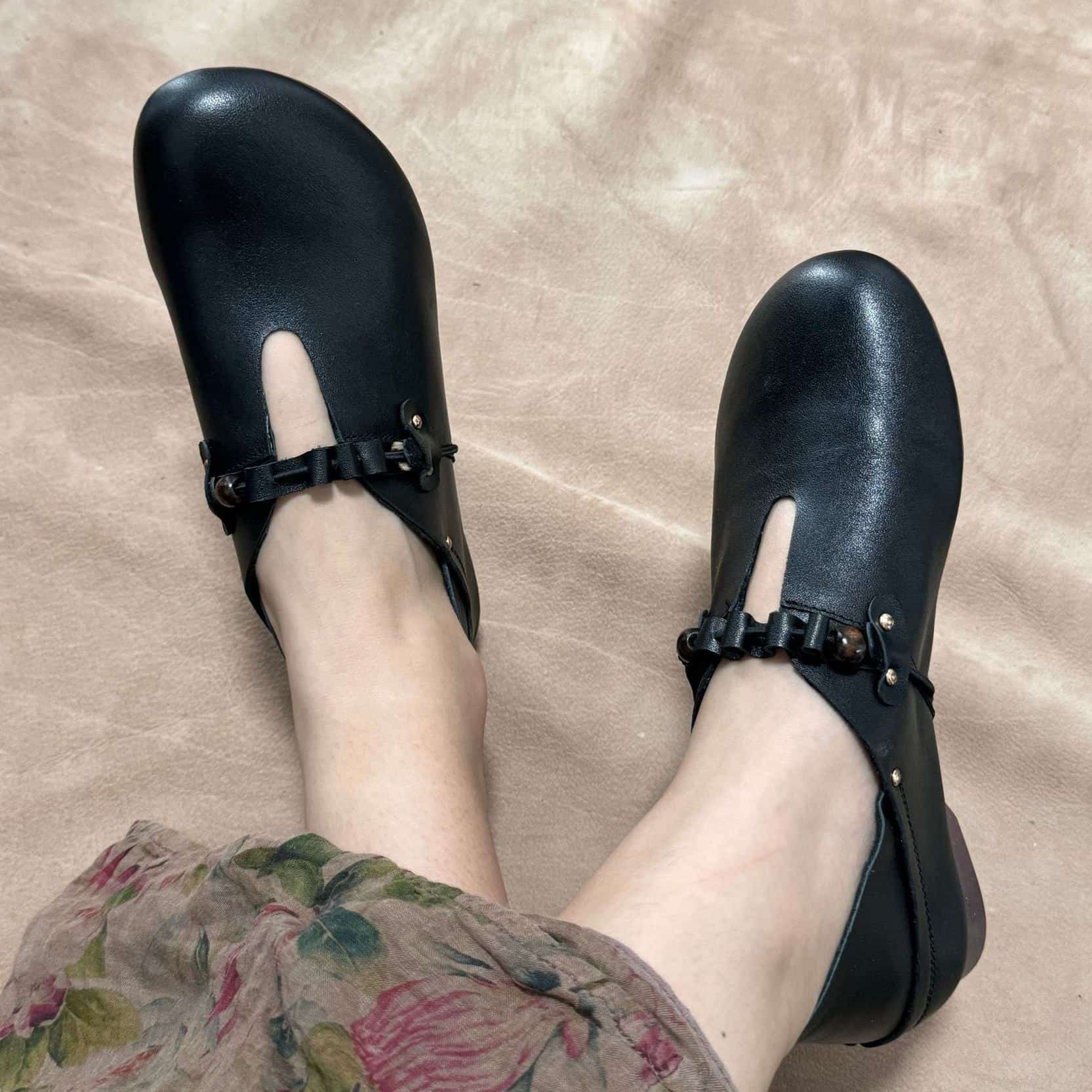 パンプス 本革風 ぺたんこ靴 レディース 柔らかい レトロ モカシン ローファー 痛くない 疲れにくい 通勤 カジュアル 浅履き スリッポン 婦人靴 切り替え ビーズ飾り