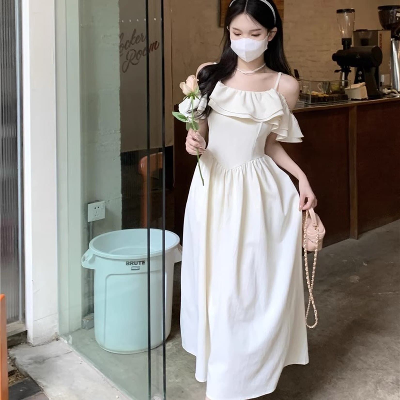 ワンピース レディース ロング フリル オフショルダー キャミソールワンピース 夏 エレガント フランス風 痩せ見え Aライン リゾート 旅行 二次会 パーティー ドレス おしゃれ かわいい アイボリ