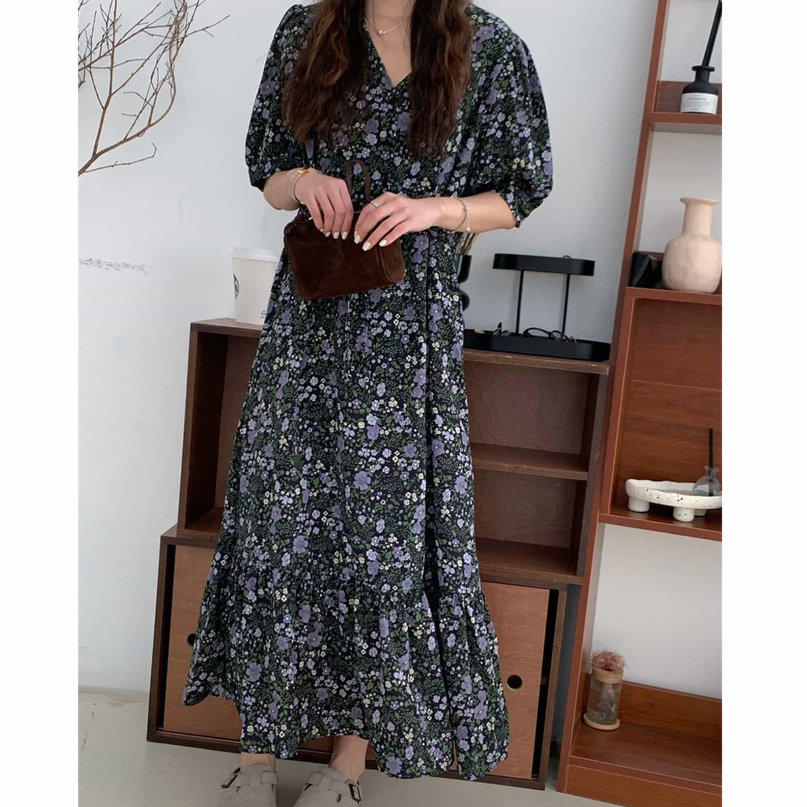 ワンピース レディース ロング 花柄 Vネック 半袖 春夏 マキシ丈 パフスリーブ ティアード ふんわり ゆったり 大人 可愛い きれいめ 上品 着痩せ カジュアル 小花柄 総柄 フレア Aライン 体