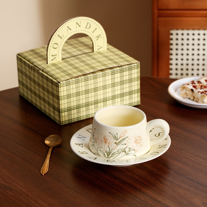コーヒーカップセット ティーカップ&ソーサー ギフト プレゼント 上品 花柄 北欧 陶器 おしゃれ ギフトボックス付き 誕生日 結婚祝い 引越し お祝い アフタヌーンティー 贈り物 マグカップ