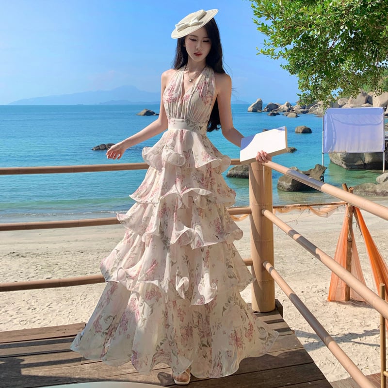 マキシワンピース リゾート レディース ロング ホルターネック バックシャン 花柄 ティアード フリル ビーチドレス シフォン 海 清楚 上品 きれいめ 春 夏 夏服 ノースリーブ 杏色 ベージュ｜Nartooston 8,377円