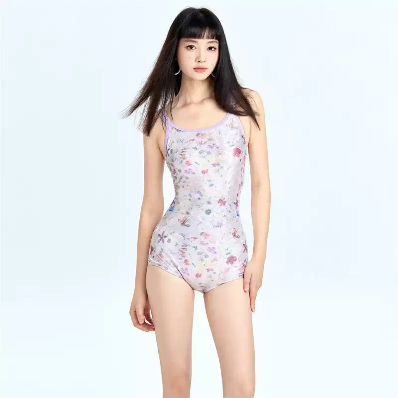 水着 レディース ワンピース フィットネス水着 競泳水着 練習用 花柄 蝶柄 パープル ラベンダー パッド付き 体型カバー 伸縮性 速乾 スイミングスクール ジム プール オールインワン 2026モデ