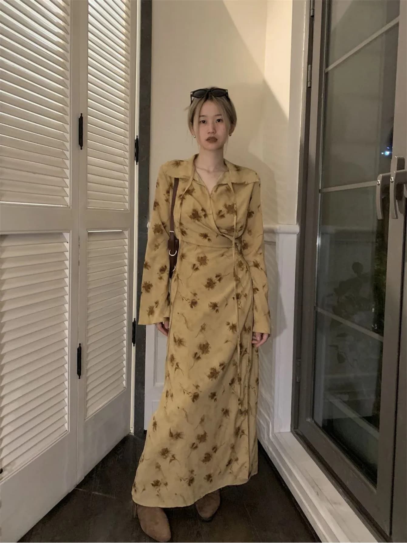 【カシュクール】 ワンピース ロング 花柄 長袖 襟付き ラップワンピース マキシ丈 総柄 花柄ワンピース ロングワンピ Aライン シャツワンピース ウエストリボン ウエストマーク 体型カバー 着痩せ 細見え 20代 30代 40代 50代 きれいめ 大人可愛い フェミニン レトロ｜Nartooston