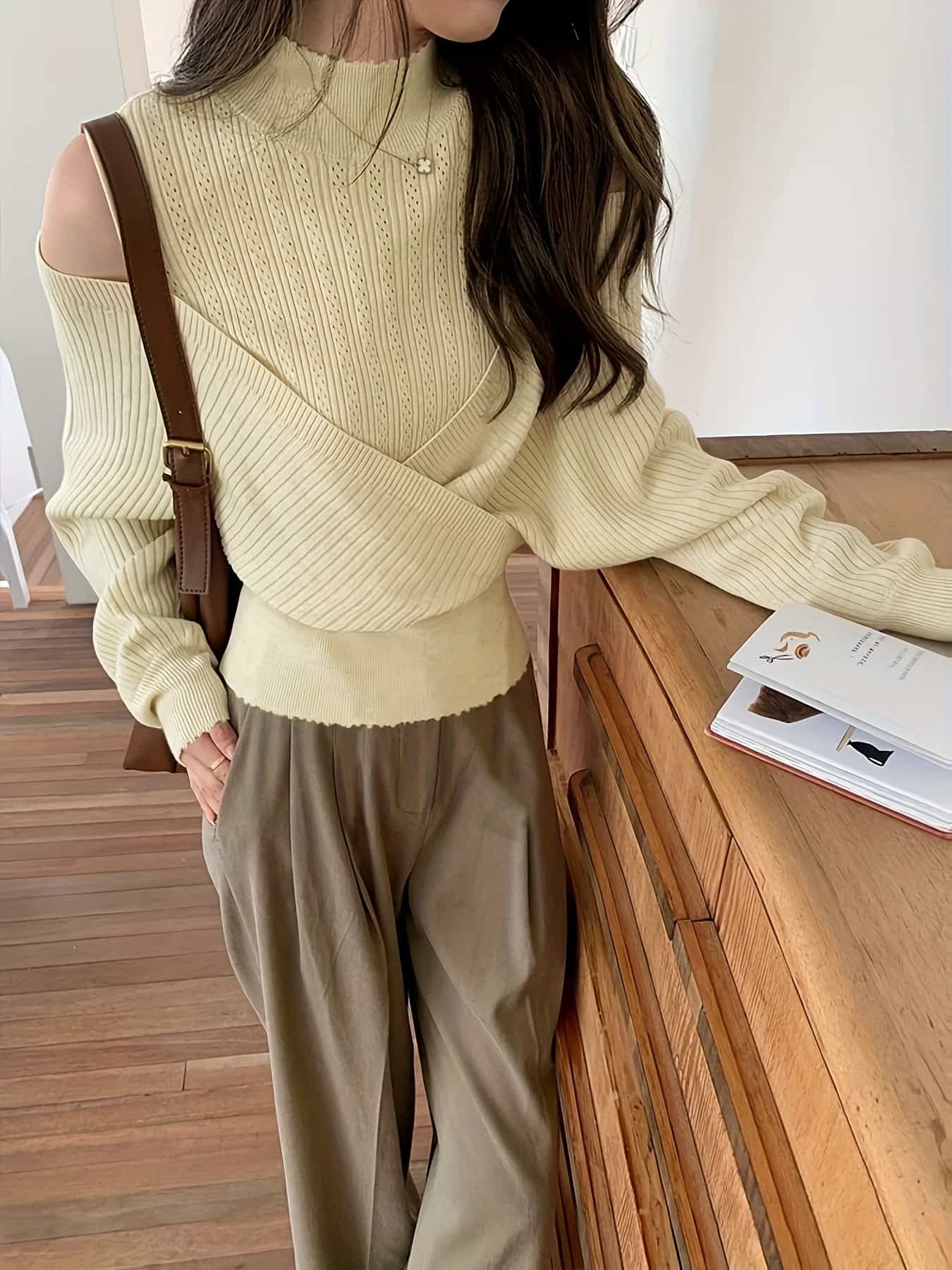 【肩あきニット】 ニット セーター レディース 肩出し オープンショルダー トップス ハイネック モックネック カシュクール クロスデザイン リブニット 長袖 無地 着痩せ 細見え 華奢見え 体型カバー 秋冬 春 大人可愛い きれいめ フェミニン 韓国 ファッション｜Nartooston