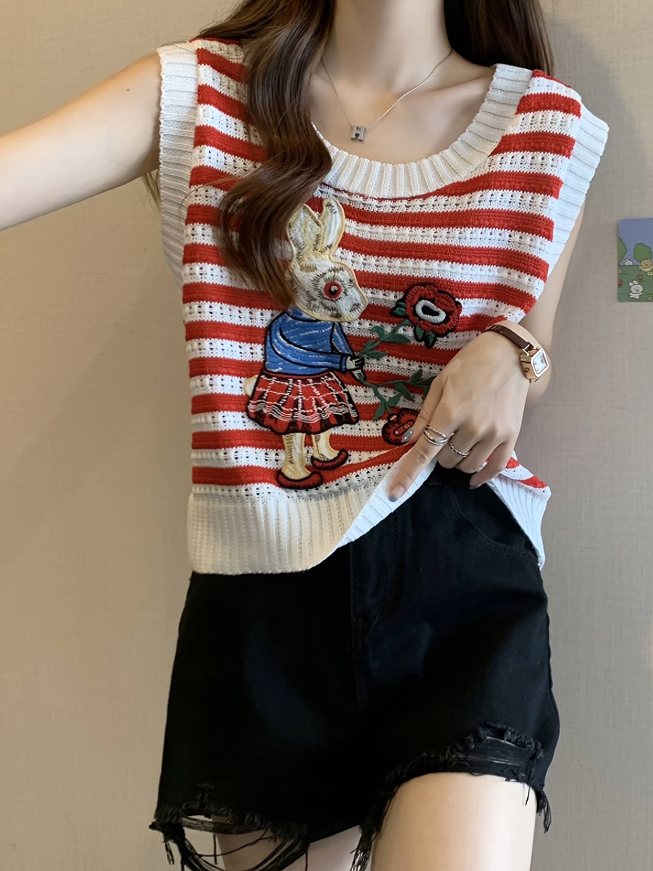【レトロ可愛い】サマーニット ベスト レディース ノースリーブ 夏 トップス ボーダー ウサギ 刺しゅう キャラクター アニマル 透かし編み メッシュ 涼しい 蒸れない ゆるかわ 体型カバー 二の腕カバー 着痩せ 細見え 韓国ファッション 大人可愛い カジュアル お出かけ｜Nartooston