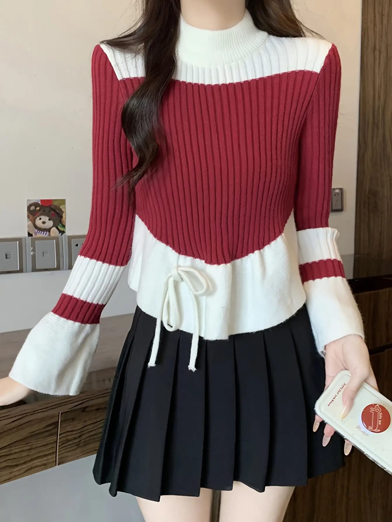 【大人可愛い】 ニット セーター レディース トップス バイカラー 配色 リボン ハイネック ボトルネック 長袖 ベルスリーブ ワイドスリーブ リブニット プルオーバー 切替 デザイン 着痩せ 体型カバー 二の腕カバー 細見え 華奢見え 伸縮性 秋服 冬服 秋冬|Nartooston