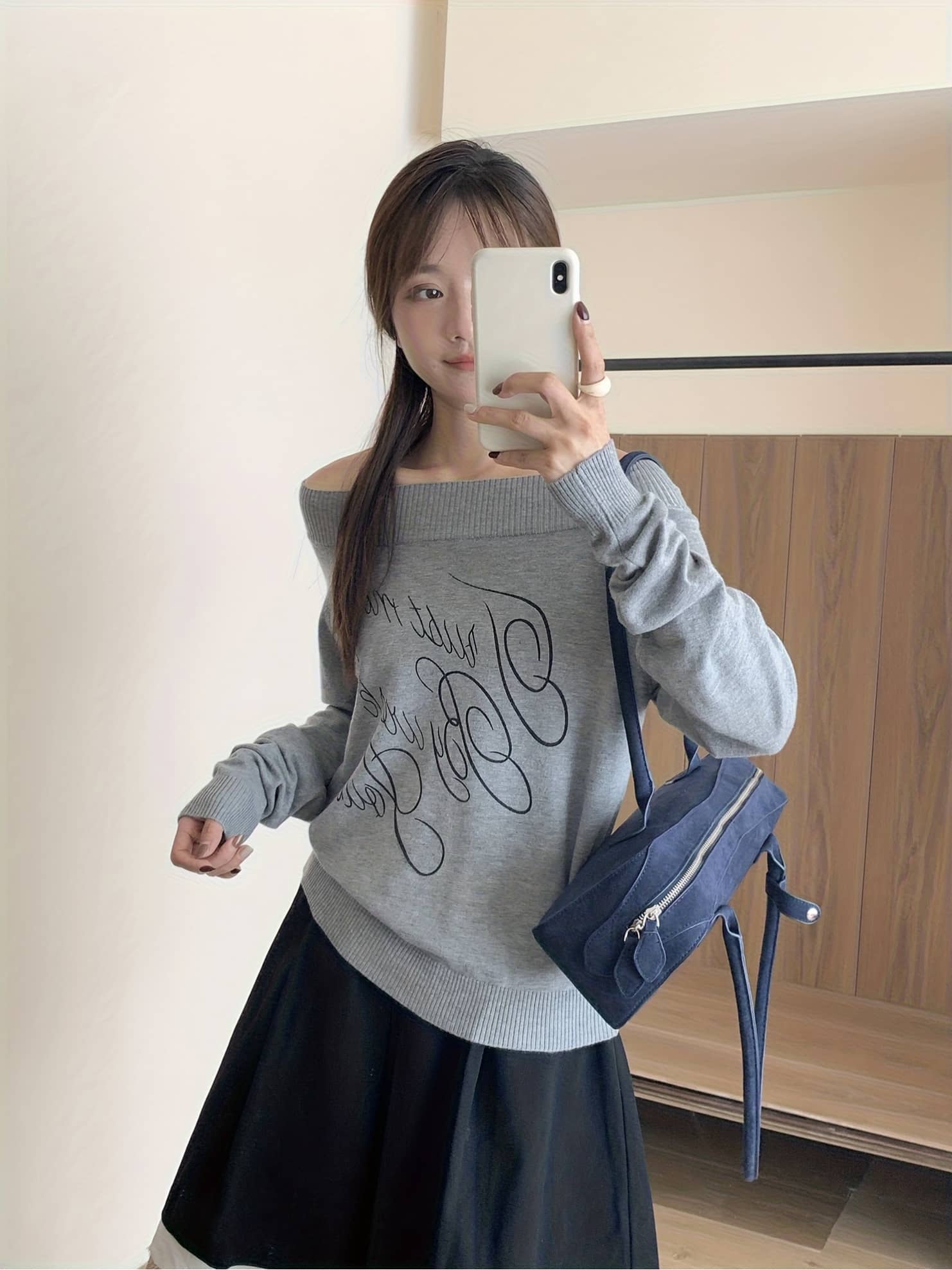 【２ｗａｙ】オフショルダー ニット レディース 長袖 トップス 英字 ロゴ プリント ワンショル ボートネック セーター プルオーバー カットソー 春 秋 冬 肩出し ゆるっと ゆったり 体型カバー 着痩せ 華奢見え 二の腕カバー 大人可愛い カジュアル 韓国ファッション｜Nartooston