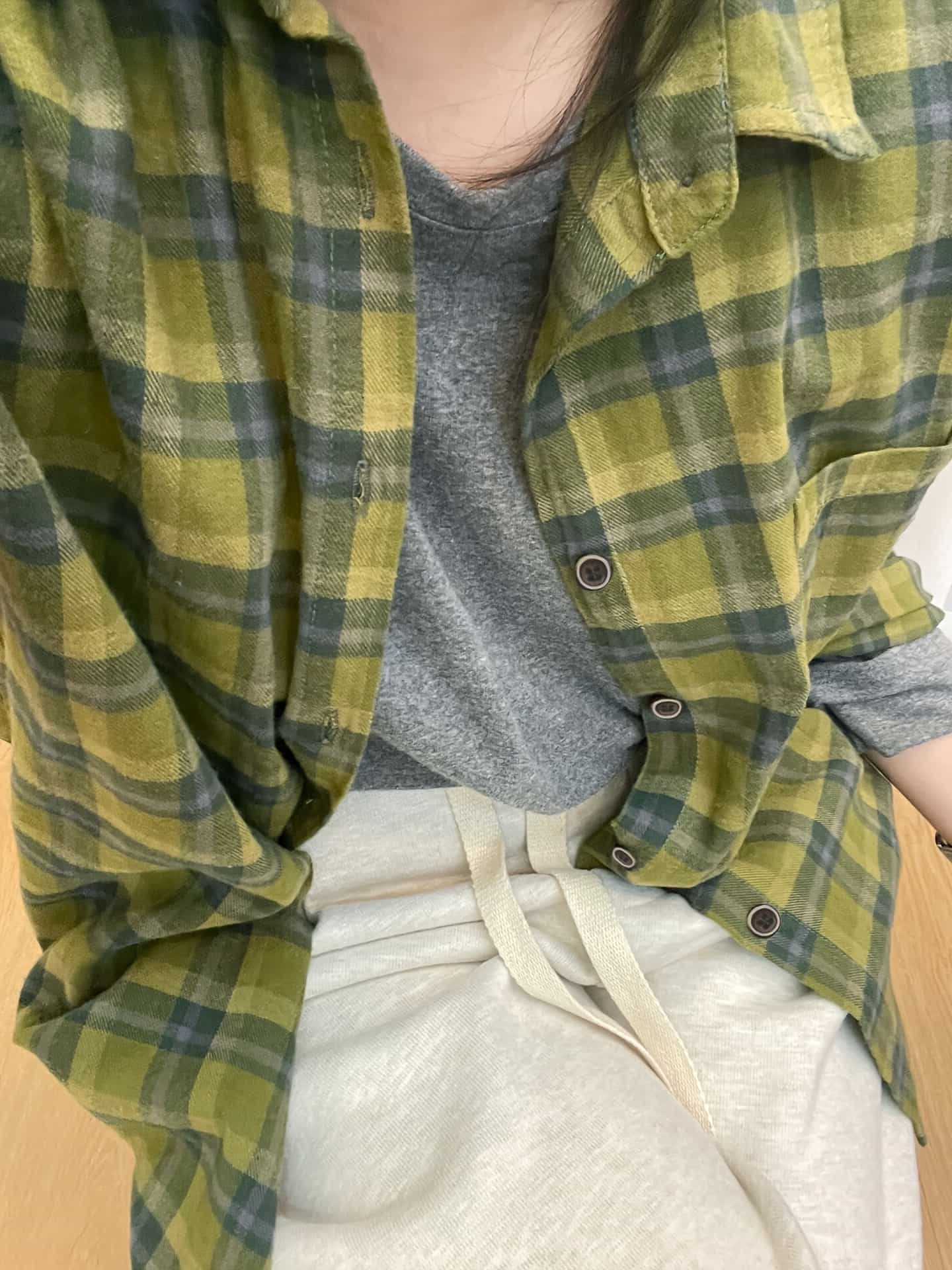 【アメカジ&times;レトロ】チェックシャツ レディース 長袖 ネルシャツ 起毛 フランネル トップス シャツ ブラウス 羽織り ライトアウター ビッグシルエット オーバーサイズ ゆったり 襟付き 体型カバー 着痩せ 華奢見え カジュアル ストリート 古着風 ヴィンテージ風｜Nartooston