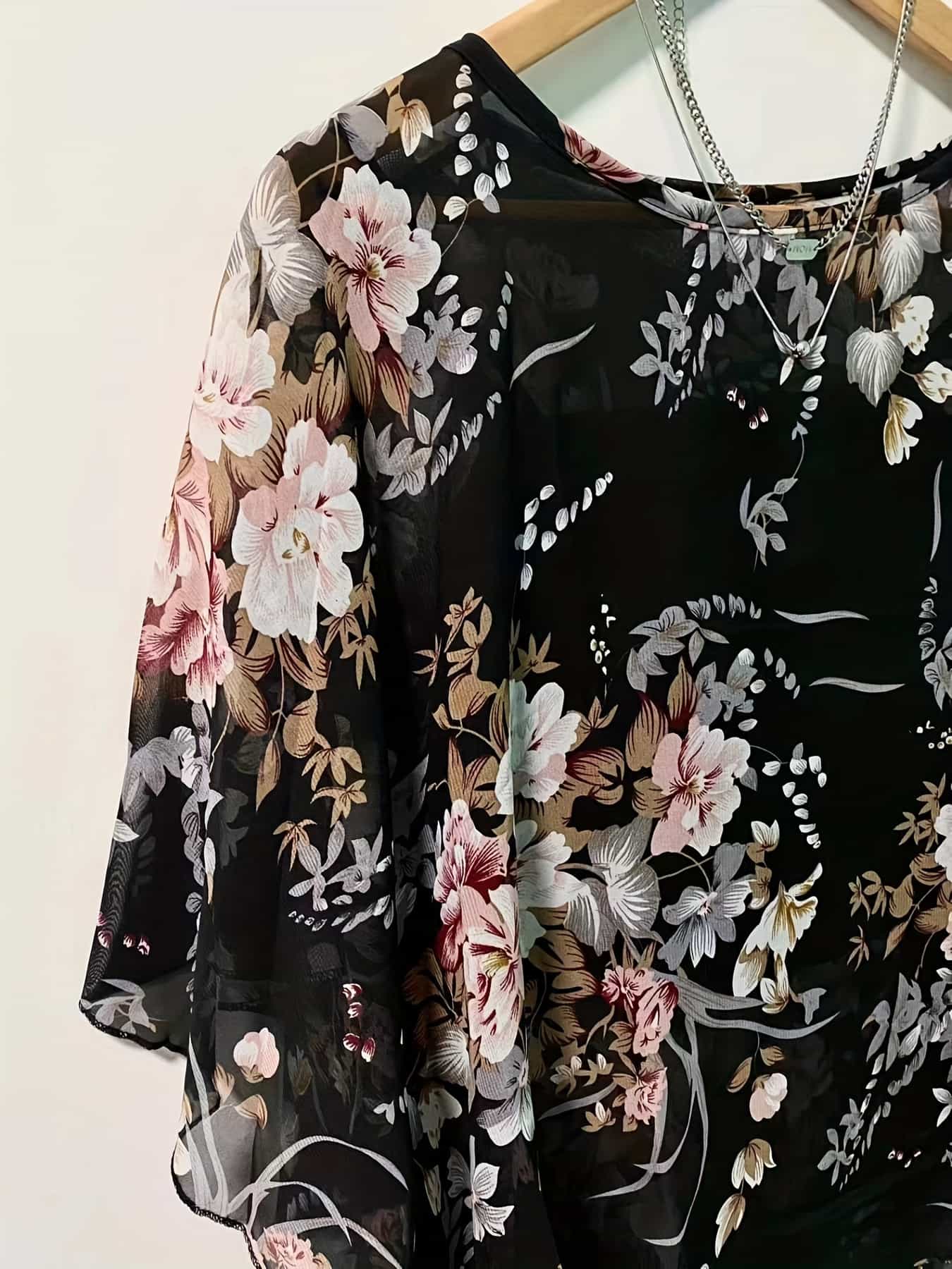 【透け感】ブラウス レディース 花柄 シアーシャツ トップス チュニック 紫外線対策 日焼け防止 冷房対策 半袖 七分袖 シースルー シフォン風 ゆったり 体型カバー 二の腕カバー 着痩せ 華奢見え 大きいサイズ 春 夏 秋 ビーチ 海 リゾート 旅行 大人可愛い 30代 40代｜Nartooston